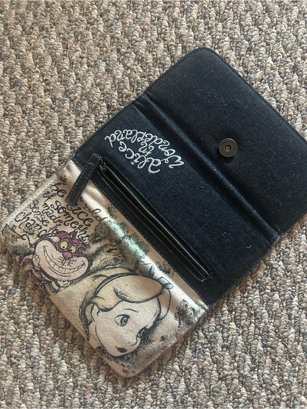 Disney Alice in Wonderland Black & Silver Zip Wallet